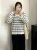 Blusa feminina canelada de gola redonda plus size, suéter fino para o outono de 2026, suéter de tricô casual para mulheres curvilíneas