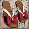 Chanclas de Playa de Color Combinado con Arco Plano Transfronterizo Verano Nuevo Sandalias de Calzado Exterior de Talla Grande Europea y Americana para Mujer Venta al por Mayor 43