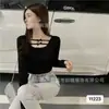 Top de punto hueco a rayas con bloques de color, cuello redondo, manga larga, de verano, del Dongdaemun coreano, elegante y versátil con detalle de lazo