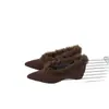 Sapatos de Algodão Retro Slip-On de Camurça de Nicho, Quentes e Adequados para o Trabalho, Sapatos Preguiçosos de Bico Fino para Exterior, Sapatos Peludos de Inverno para Mulheres com Forro de Lã Adicional