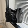Bolso de Textura de Alta Gama para Mujer Nueva Llegada Gran Capacidad Moderno Invierno Nacarado Algodón Acolchado Abrigo Bolso de Hombro Bolso Tote Commuter de Plumas