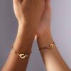 Pulsera de esposas de acero inoxidable chapado en oro de 18 quilates de venta caliente europea y americana para mujer, pulsera de joyería de diseño de nicho Ins para niños, elegante