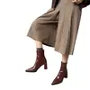 Botas de tornozelo de couro genuíno estilo francês com bico fino e salto grosso, nova coleção feminina, couro envernizado, saltos altos elegantes, botas de cano justo, botas da moda