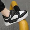 Zapatos de Skate Bajos para Niños Estilo Primavera/Otoño 2026 Zapatos Deportivos Infantiles para Niños de Edad Media y Mayores Parte Superior de Cuero Moderno Estilo Nuevo para Estudiantes de Primaria