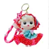 Llavero de Muñeca Pequeña de Dibujos Animados Creativa con Pañuelo en la Cabeza Colgante Lindo para Bolso Llavero de Coche Pequeño Regalo Venta al por Mayor