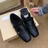 Sapatos Femininos de Couro Estilo Retrô com Aumento Oculto de Altura, Sapatos Casuais Slip-On Quentinhos de Inverno Estilo Coreano, Sapatos Preguiçosos de Pelo