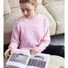 Dulce Tejido de Punto Resistente con Diamantes Brillantes Tridimensionales de Flores Cuello Redondo Manga Larga Otoño Nuevo Reductor de Edad Suave Cera Top Tejido de Punto para Mujer