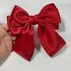 Hecho a mano Tres capas Rojo Lazo grande Pinza de pico de pato Libro rojo pequeño Pinza para el cabello Tocado Cola de caballo Liga para el cabello Mujeres Parte posterior de la cabeza
