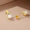 Novos Brincos de Pérola Vazados Estilo Chinês para Mulheres Brincos com Temperamento Retrô Francês Acessórios Versáteis de Luxo Leve Atacado