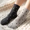 Meias femininas de outono e inverno até a panturrilha, meias ins da moda, meias esportivas longas absorventes de suor com bolinhas