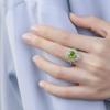 Anillo de Peridoto Verde de Diseño Nuevo y Resistente de Xiaohongshu con Peridoto Micro-Incrustado en Forma de Corazón, Pequeño Anillo de Piedras Preciosas Coloridas Estilo Chanel
