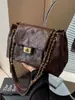 Bolsa de Corrente Acolchoada com Diamantes Versátil da Moda Feminina 2026 Nova Bolsa Quadrada Pequena de Ombro Único Transversal Versátil para o Dia a Dia