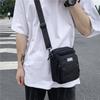Bolso Pequeño Cruzado de Lona Bolso de Hombro para Hombre Ropa de Trabajo Casual Japonesa Bolso Cruzado de Marca Trendy para Hombre Bolso Pequeño de Moda Bolso Cuadrado Pequeño para Hombre
