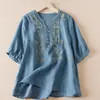 Nueva camiseta de punto de manga corta para mujer, estilo artístico, escote en V, adelgazante, con bordado pesado de algodón y lino, para verano.
