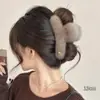 Pinza para el pelo de felpa con lunares de alta gama 2026, Pinza de tiburón moderna y exquisita para mujer, Versátil para el uso diario y el trabajo, Accesorio para el cabello