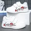 Zapatos blancos de velcro con estampado de dibujos animados, nuevos zapatos deportivos infantiles para primavera y otoño para niños y niñas, zapatillas casuales blancas