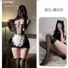 Qianai, una encantadora y coqueta sirvienta, lleva lencería transparente y seductora que revela su figura, un uniforme revelador y un conjunto de lencería sexy diseñado para tentar y excitar.