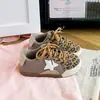 Zapatillas para niños 2026 verano y otoño nuevas casuales antideslizantes zapatillas deportivas para niños transpirables suela suave ligeras zapatillas de entrenamiento para niñas
