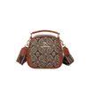 Bolsa de Axila Nueva Exquisita Transfronteriza Bolso Casual Tipo Concha Moda Femenina Tendencia Hombro Cruzado Textura Bolso de Mano para Viajar