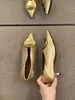Zapatos de tacón alto de punta estilo francés, zapatos de boda rojos para mujer, nuevo modelo de otoño 2025, tacones de aguja elegantes y sofisticados