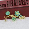 Yiwu ouro raio cor cobre banhado a ouro DIY ponto esmeralda imitação ouro azul esmalte flor de ameixa ramo um par de acessórios B3170