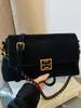 Bolsa de Ombro de Aparência Sofisticada Estilo Coreano para Mulheres Nova Moda Primavera 2026 Estilo de Nicho Retrô Bolsa de Ombro Único Transversal