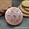 En stock pequeño thangka gawu caja cobre rojo antiguo cuadrado hombres y mujeres adornos estilo étnico exquisito gawu caja colgante