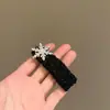 Pinza para el Pelo de Peluche Copo de Nieve Navideño Otoño-Invierno para Mujer, Pinza Lateral Pinza BB, Accesorio para el Cabello Exquisito de Alta Gama, Nuevo Pasador 2026