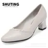 Zapatos de trabajo Qiting negros de primavera de una sola capa para mujer, zapatos de trabajo de corte bajo para ir al trabajo, zapatos de madre, zapatos de trabajo para mujer, zapatos de cuero para mujer