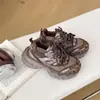 Zapatos casuales de malla versátiles 2026 para exteriores, nuevo estilo de estampado de leopardo de otoño, zapatillas con cordones que aumentan la altura, suela gruesa, zapatos de papá para mujer