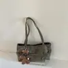 Bolsa de Mão Grande Versátil Estilosa Retro Nova Outono/Inverno 2026 Bolsa de Ombro Único para o Dia a Dia Coreana