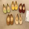 Zapatos retro Mary Jane de ante con suelas blandas para mujer, combinados con una falda, nuevo estilo primavera 2026, zapatos rojos de corte bajo, zapatos de vestir versátiles