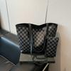 Bolsa Executiva de Textura High-End 2025 Nova Moda Grande Capacidade Transversal de Ombro Saco Tote Versátil Estampado para Mulheres