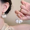 Brincos de Flor de Pérola Elegantes Estilo Francês Femininos Estilo Duas Formas Estilo Mori Estilo Fada Brincos de Luxo Leve Nicho Brincos de Alta Qualidade