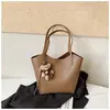 Comercio Exterior Lujo Ligero Retro Bolso Grande Nuevo Moda Mujer Estilo Coreano Nicho Bolso Tote Casual Viaje Diario Bolso de Hombro Único Debajo del Brazo