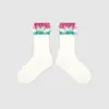 1698 Calcetines infantiles al por mayor, nuevos estilos otoño/invierno, con diseño de punto inverso y flecos, y una longitud única a media pantorrilla, hechos de algodón con un acabado sin costuras y borde crudo, para niñas