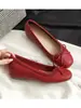 Sapatilha Mary Jane de Couro de Cordeiro com Laço Francês Feminina 2026 Nova Versátil Bico Raso Salto Embutido Para o Trabalho Sapatos Mary Jane