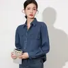Foto Real de Chaqueta Camisa de Mezclilla Lavada para Mujer, Corte Holgado, Nueva Moda Otoño 2025, Top Versátil, Ropa Exterior de Manga Larga Adelgazante