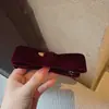 Presilha de Banana com Laço de Veludo Retrô Acessório de Cabelo de Luxo Acessível Novo para Outono e Inverno Feminino Versátil Presilha Vertical para Meio Preso Acessórios de Cabelo