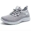 Zapatos de malla transpirables de verano nuevos transfronterizos para mujer, zapatos de caminar ligeros de PU de suela suave de comercio exterior, zapatos deportivos casuales diarios para mujer