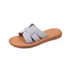 Sandálias chinelos casuais da moda com abertura nos dedos, estilo francês, sola grossa, novo modelo 2026, chinelos chinelos de verão para mulheres