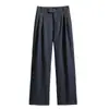 Foto Real de Piernas Elegantes: Jeans de Mezcla de Algodón Tencel Cómodos y Suaves Azul Oscuro Minimalistas que Estilizan la Pierna Sueltos de Pierna Recta en Tallas Grandes