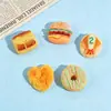Juguete de caramelo caricatura 3D pan resina accesorios DIY pegamento de crema funda de teléfono hecha a mano Crocs accesorios para el cabello llavero