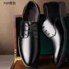 Zapatos de Cuero para Hombre Verano Huecos Transpirables Talla Grande Zapatos para Hombre Piel Genuina Negocios Vestir Sandalias Perforadas Zapatos para Hombre con Aumento Interno de Altura