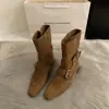 Versão coreana de 2026 do novo design outonal de nicho, botas curtas francesas retrô, botas western de bico quadrado pequeno, botas de cano médio para mulheres