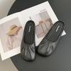 Medias Slippers Baotou para Ropa Exterior de Mujer Primavera y Verano Nuevo Estilo Sandalias Planas de Punta Cuadrada Plisadas Zapatos de Deslizamiento Color Sólido de Moda