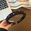 Diadema retro de alta calidad con dientes para otoño e invierno para mujer, diseñada para realzar la apariencia de la coronilla, nuevo estilo 2026, antideslizante, accesorio para el cabello versátil