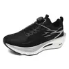 Zapatillas de correr nuevas transfronterizas superficie de malla tejida voladora ligero rebote antideslizante resistente al desgaste zapatillas para trotar cuatro estaciones zapatillas para correr en stock