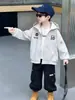 Cortavientos con Capucha para Niños de Primavera y Otoño, Estilo Coreano, Chaqueta Elegante y de Moda para Niños, Prenda de Moda de Comercio Exterior para Niños Pequeños