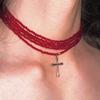 Sentido original de diseño de moda 2024 nuevo collar rojo multicapa de una pieza con cruz collar gargantilla de acero de titanio